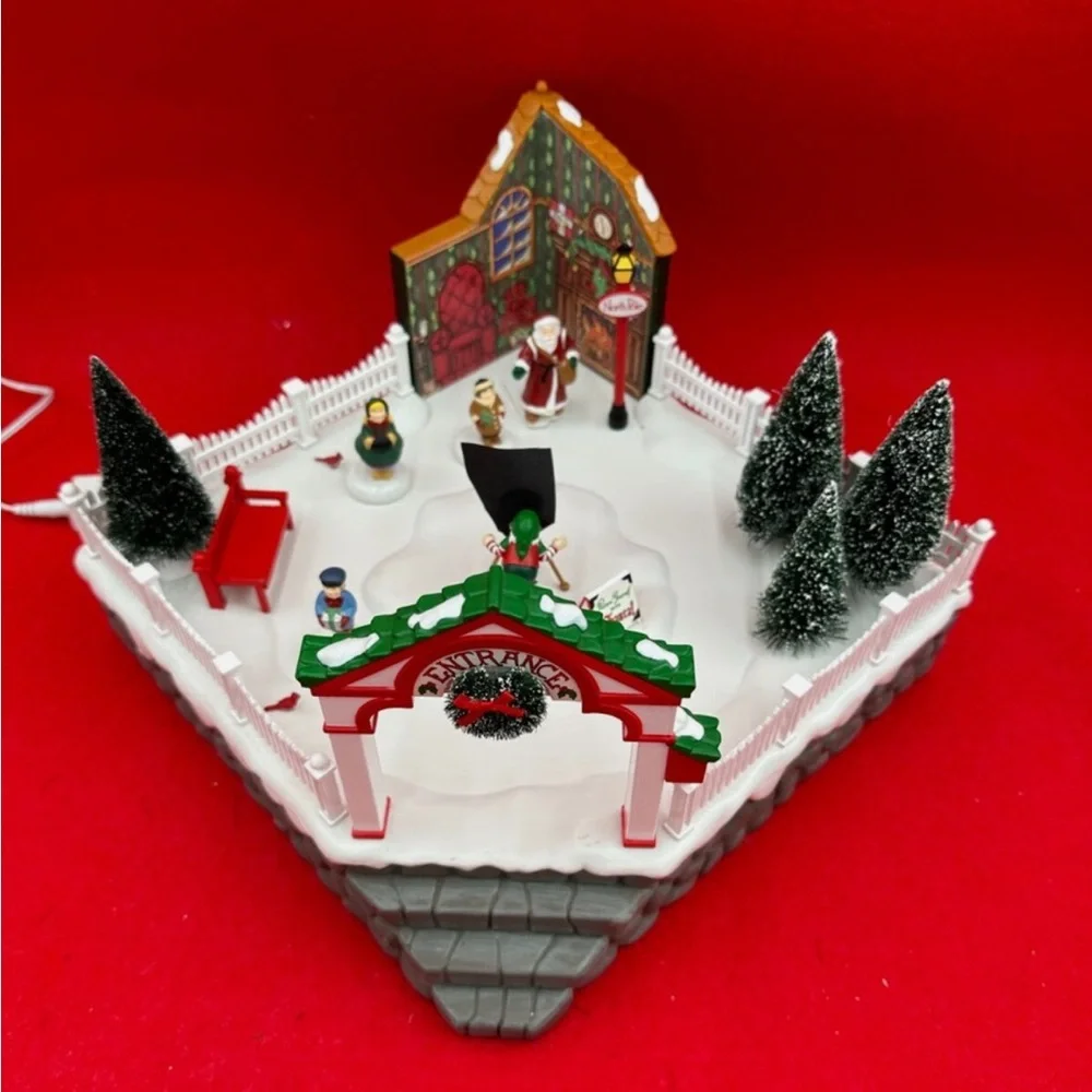 Department 56 Heritage Village Animated Photo with Santa